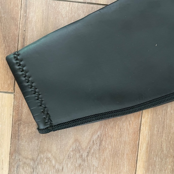 Excellent Condition Women's Long Sleeve Wetsuit - Picture 3 of 12